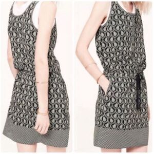 Lou & Grey black and white drawstring waist paisley dress with pockets! Sz L